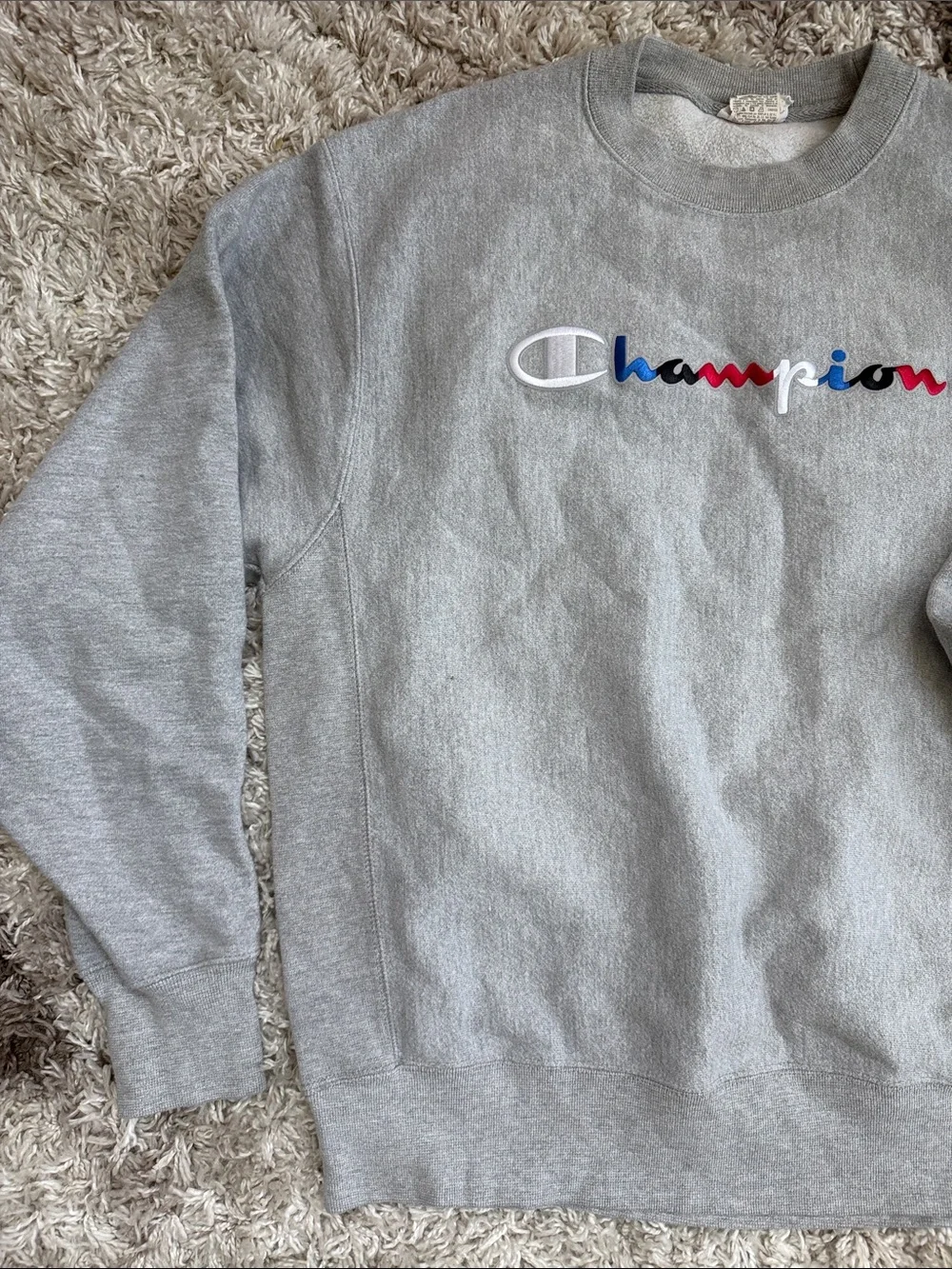 Champion Men's Reverse Weave Light Gray Logo Long Sleeve Sweatshirt, Size Large